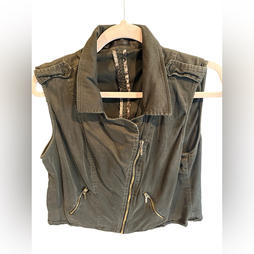 Maurices Women's Sleeveless Vest Diagonal Full Zip Size XL